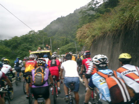 先導車から撮影とかもやってます。